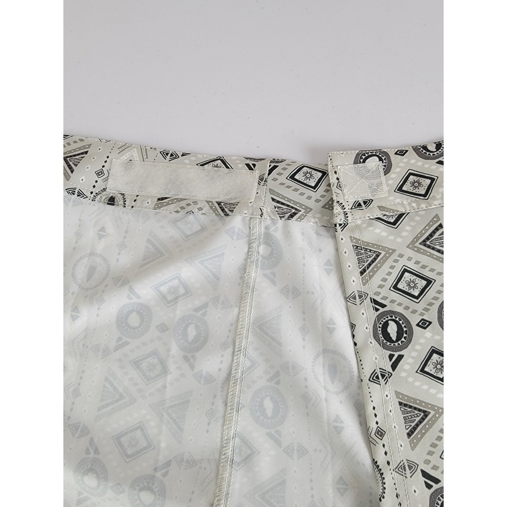 RipSkirt Hawaii Wrap Skirt L Grey Tribal Geometric Length 2 Travel Beach - Picture 8 of 9